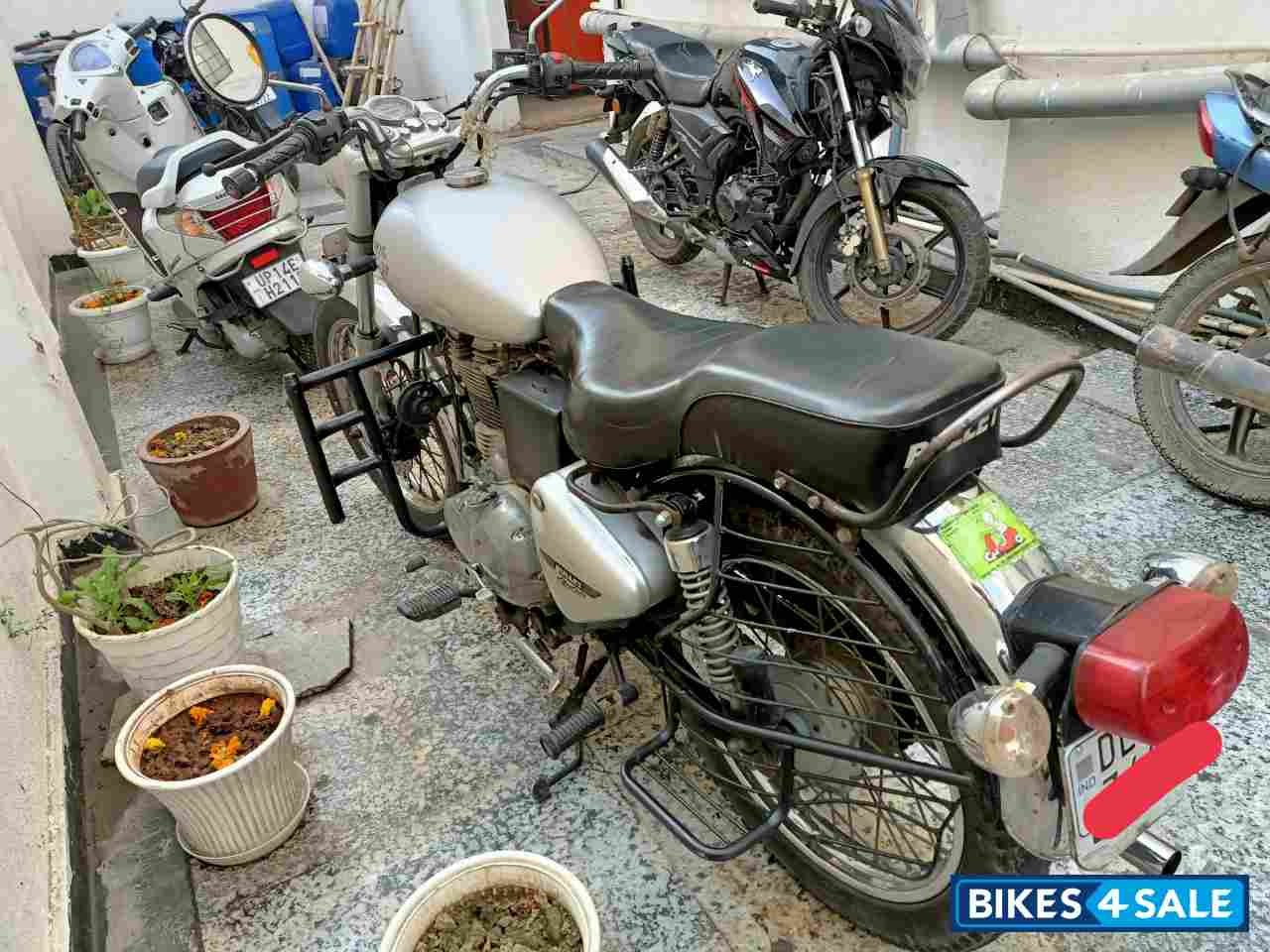 Silver Royal Enfield Bullet Electra Twinspark