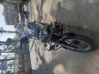 Black Bajaj Avenger Cruise 220