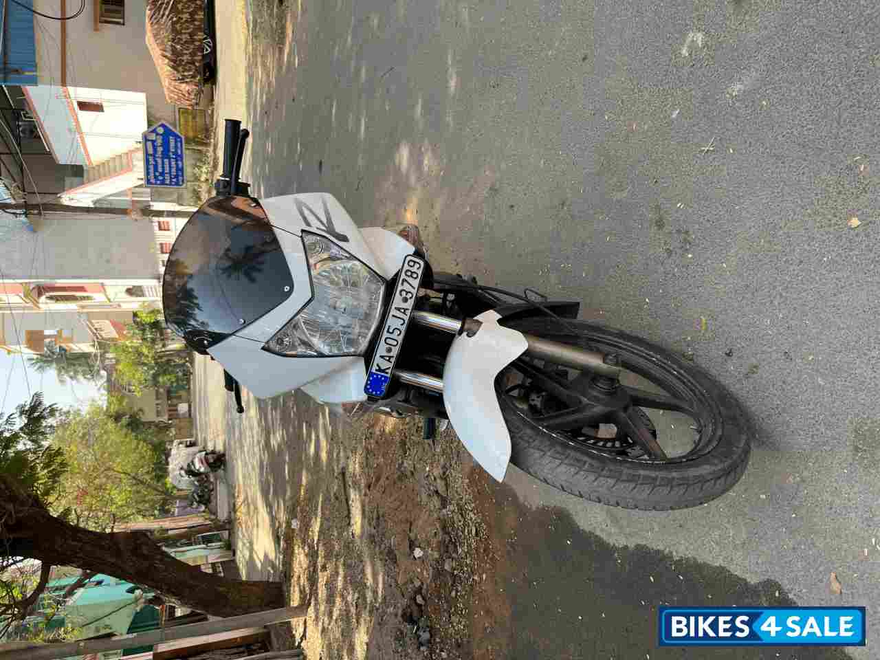 White Hero Karizma R