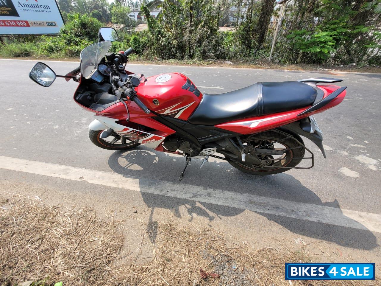 Vivid Red Cocktail Yamaha YZF R15 S