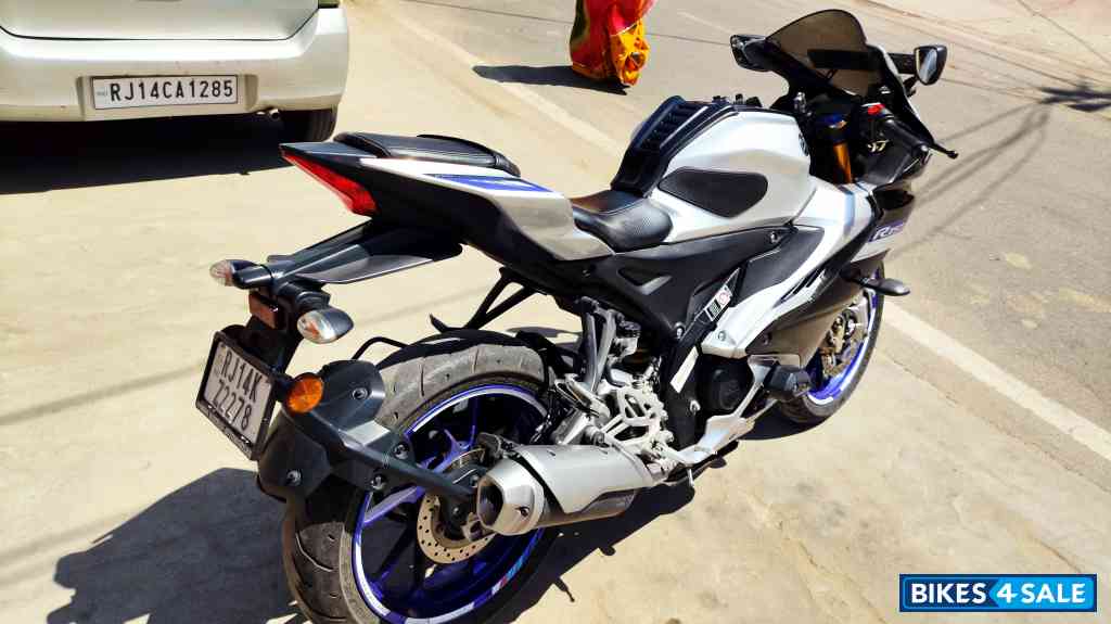Matalic Grey Yamaha YZF R1M
