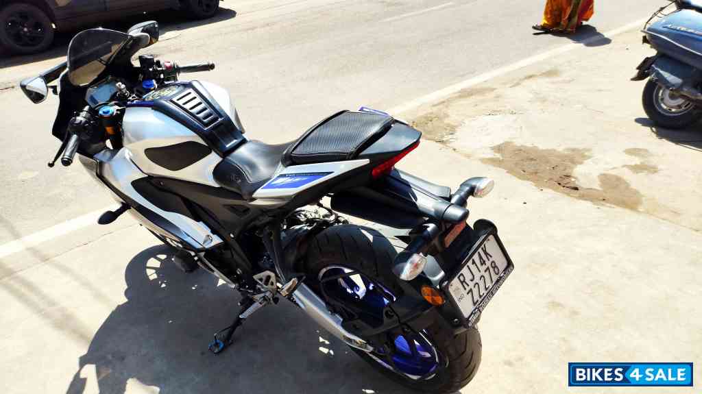 Matalic Grey Yamaha YZF R1M