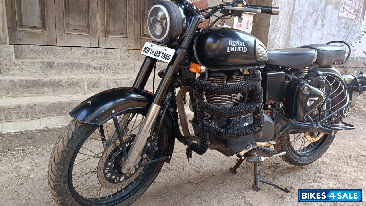 Royal Enfield Classic Stealth Black