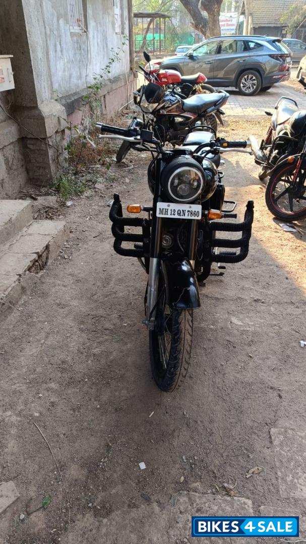 Royal Enfield Classic Stealth Black