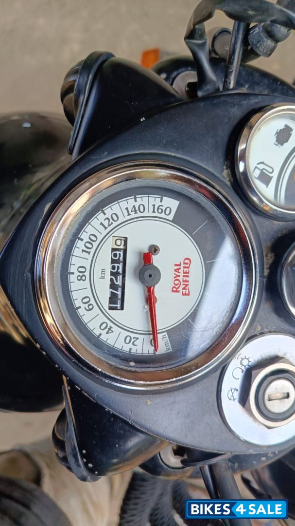 Royal Enfield Classic Stealth Black