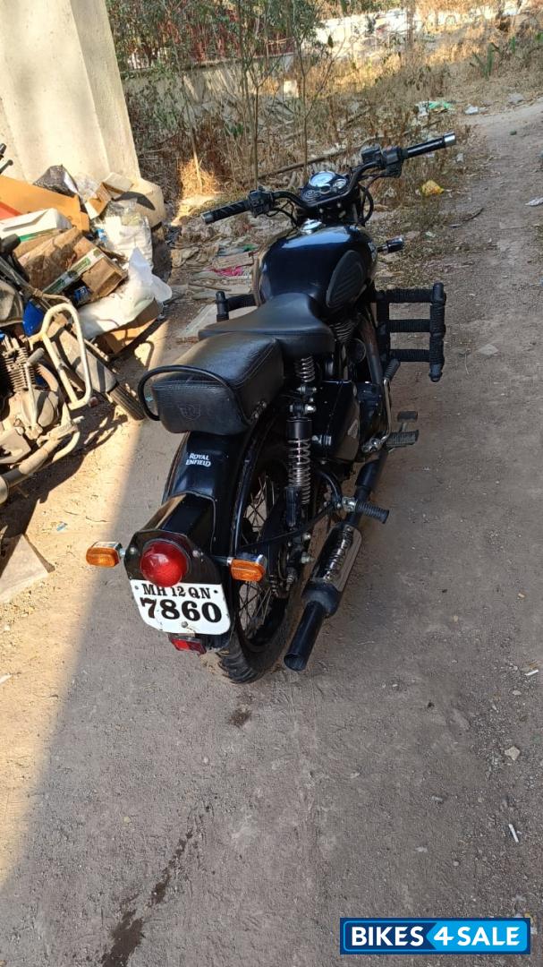 Royal Enfield Classic Stealth Black