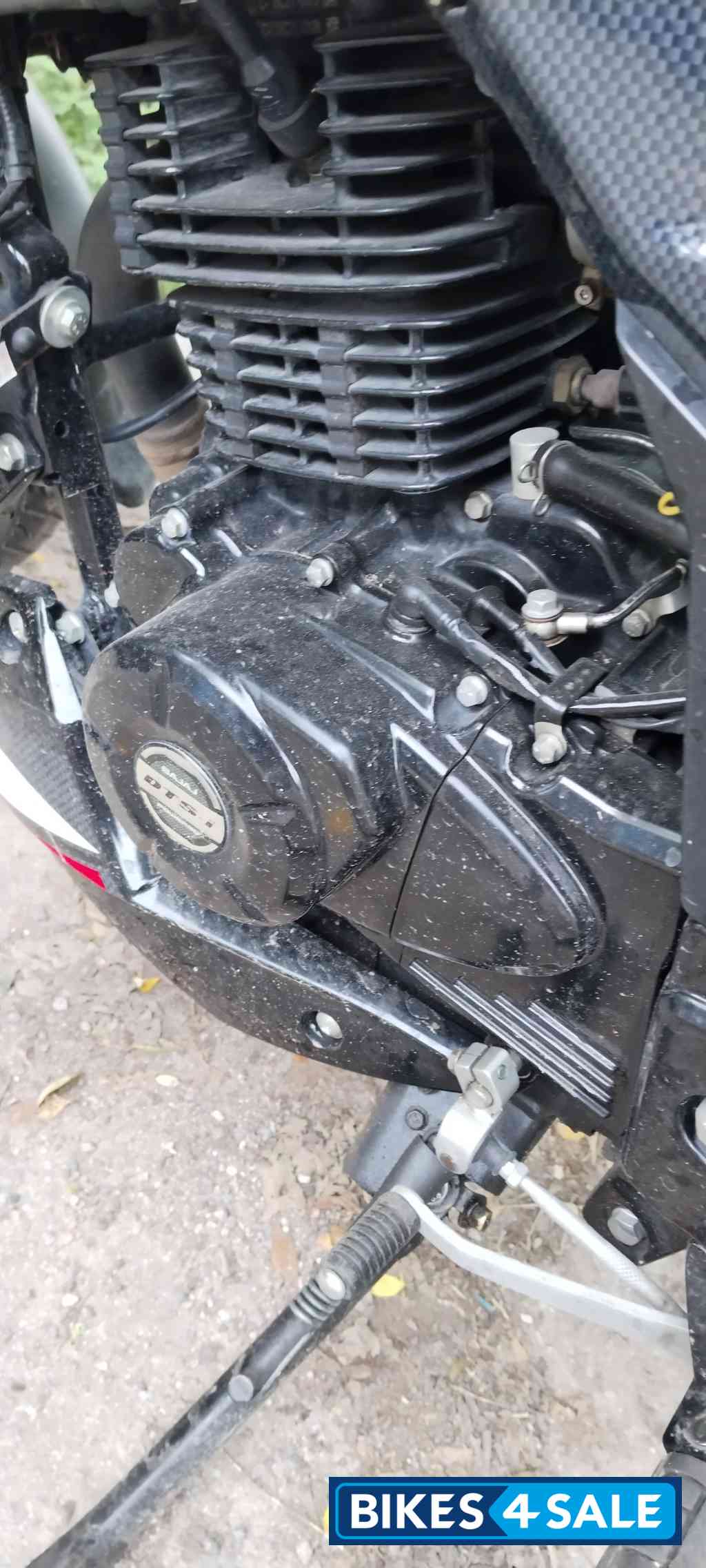 Bajaj Pulsar 220F