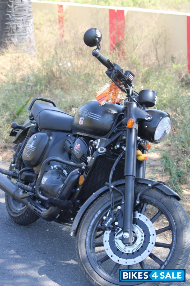 Black Jawa 350 Java 42 dual ABS V1 ALISTER BLACK