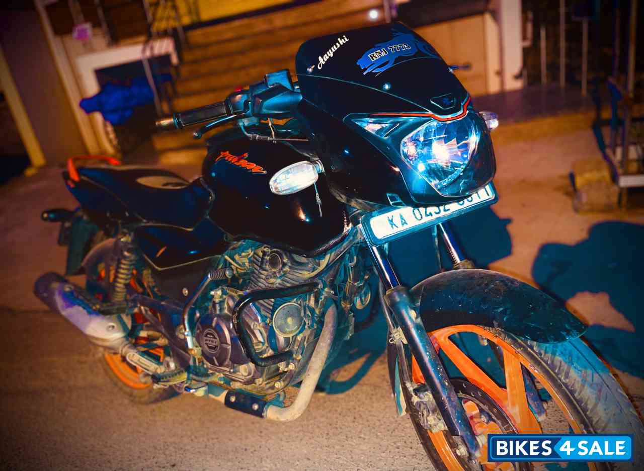 Bajaj Pulsar 125 Neon