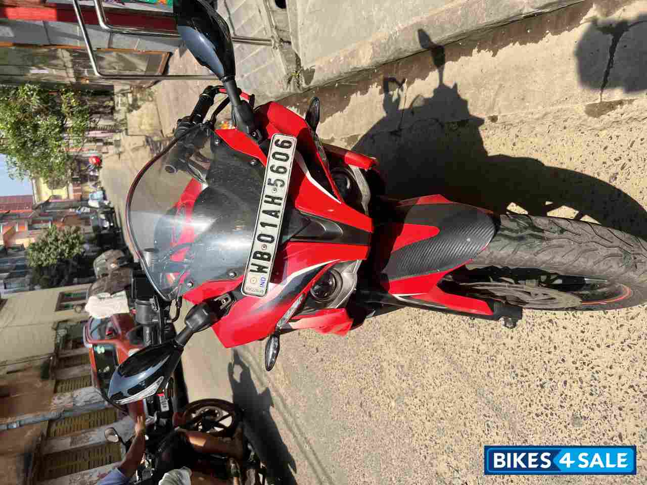 Red Bajaj Pulsar RS 200