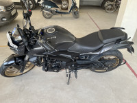 Matt Black Bajaj Dominar 400 Disc