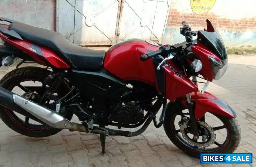 Red TVS Apache RTR 160