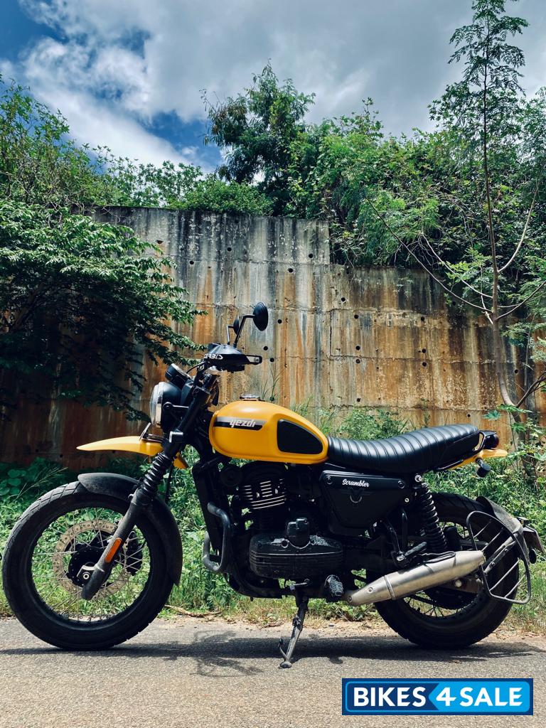 Yezdi Scrambler Single Tone