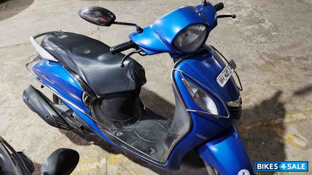 Blue Yamaha Fascino