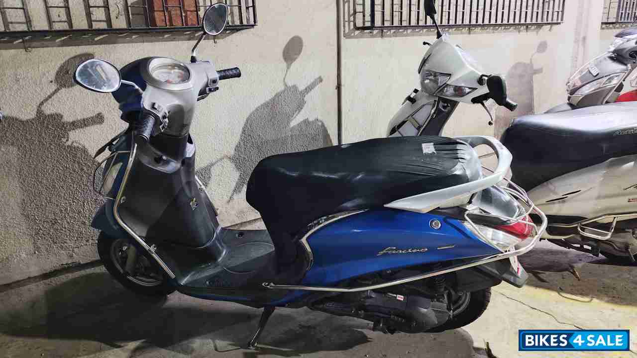 Blue Yamaha Fascino