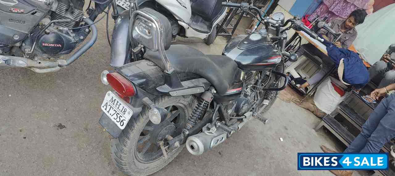 Black Bajaj Avenger Street 220