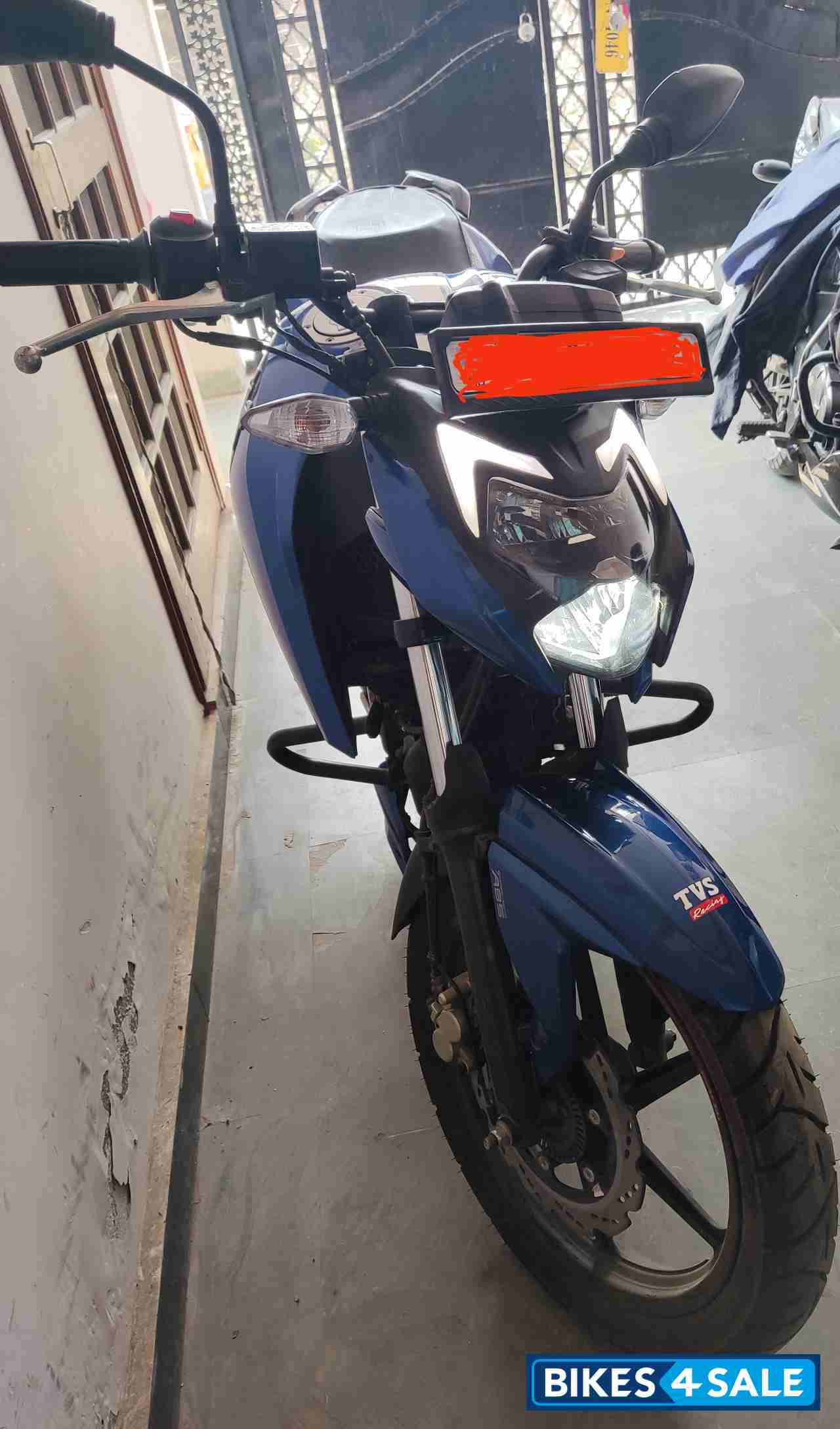 Blue TVS Apache RTR 160 4V