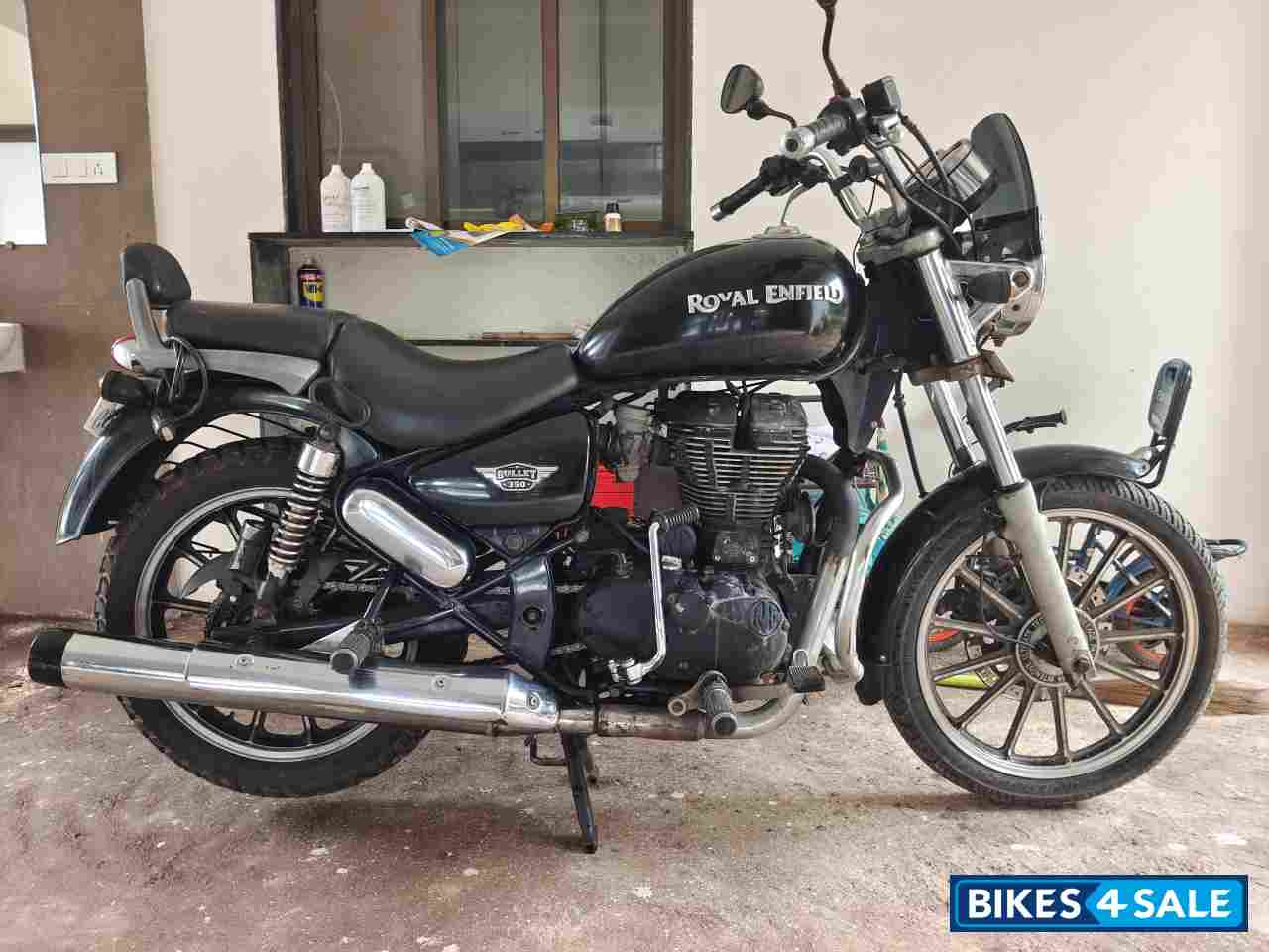 Black Royal Enfield Thunderbird 350