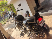 Black Royal Enfield Thunderbird 350