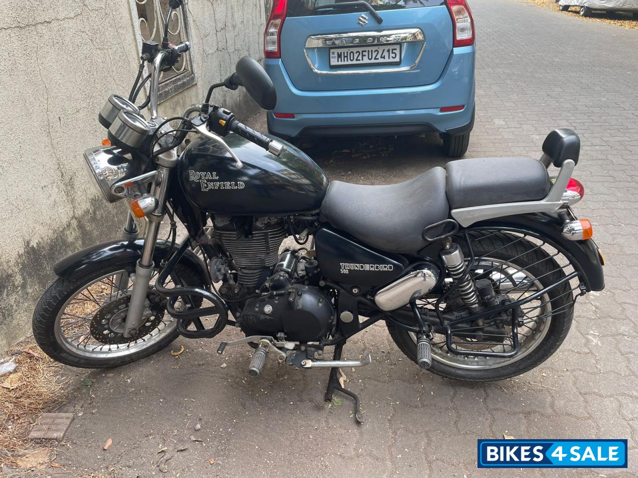 Black Royal Enfield Thunderbird 500