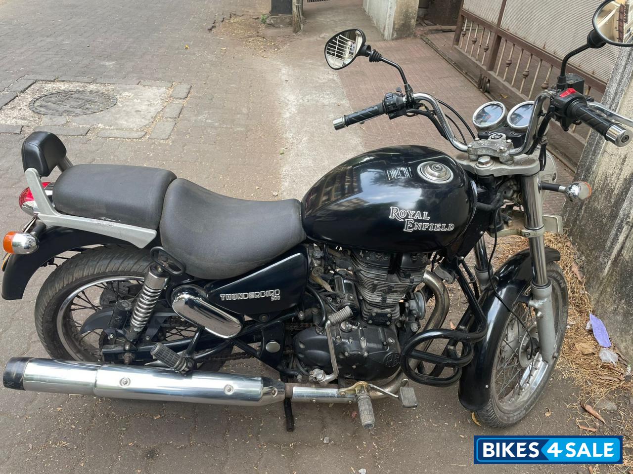 Black Royal Enfield Thunderbird 500