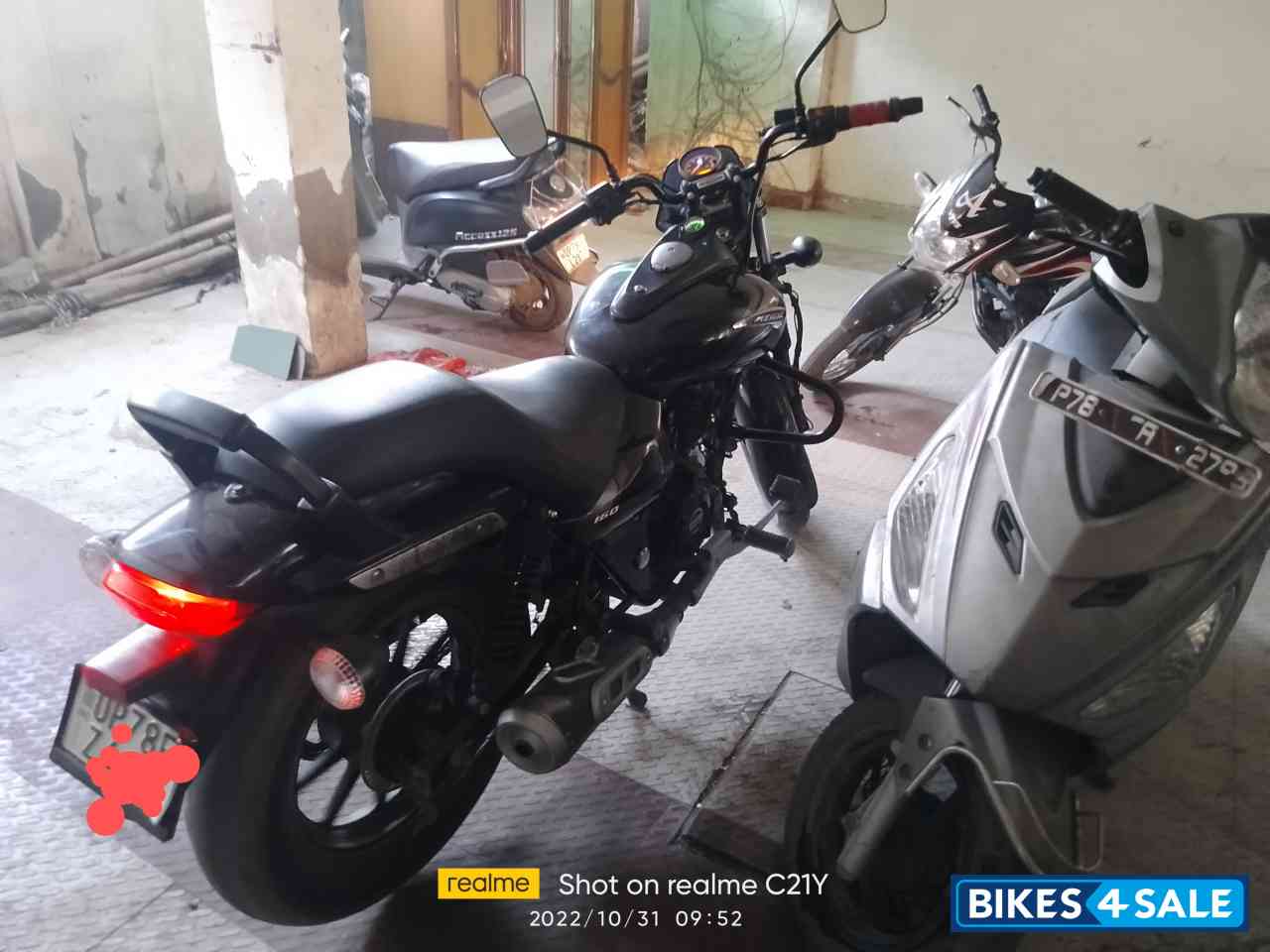 Black Bajaj Avenger Street 160