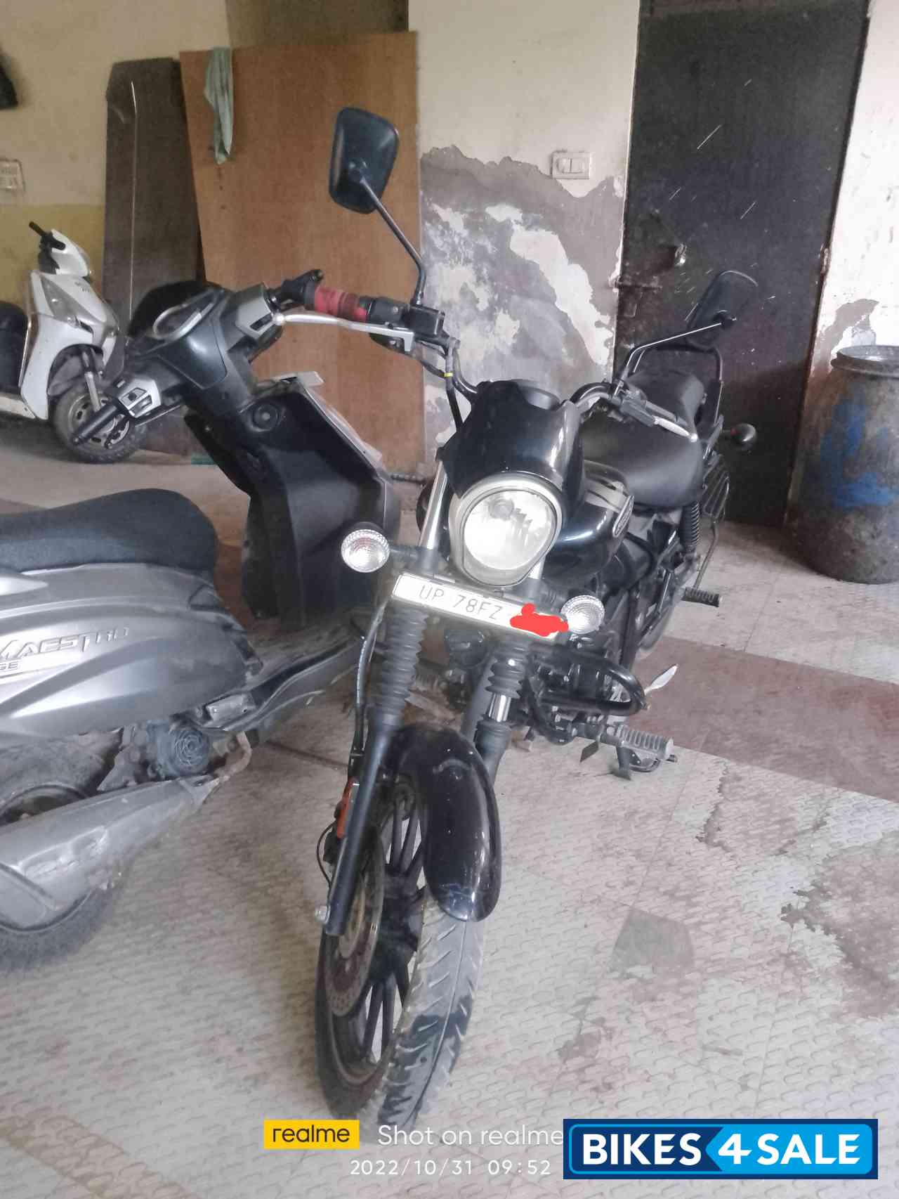 Black Bajaj Avenger Street 160