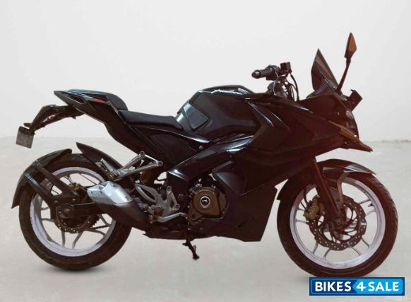 Bajaj Pulsar RS 200