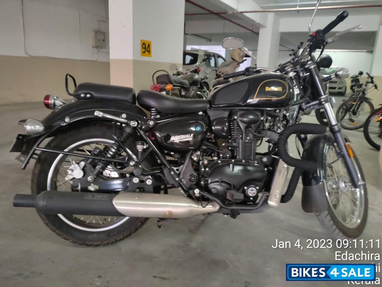 Black Benelli Imperiale 400 BS6