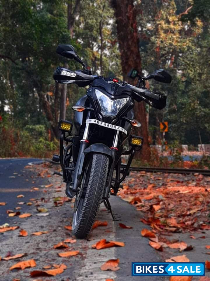 Black Bajaj Pulsar 200 NS ABS