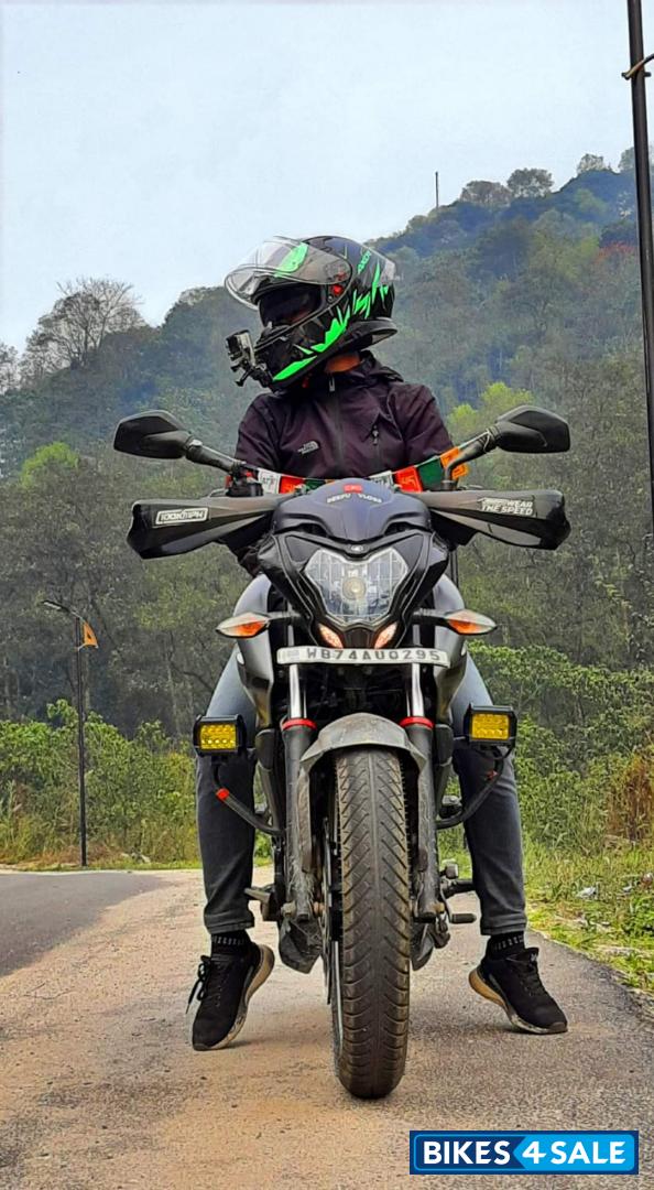 Black Bajaj Pulsar 200 NS ABS