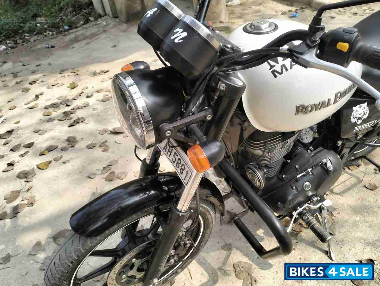 White/black Royal Enfield Thunderbird X 350
