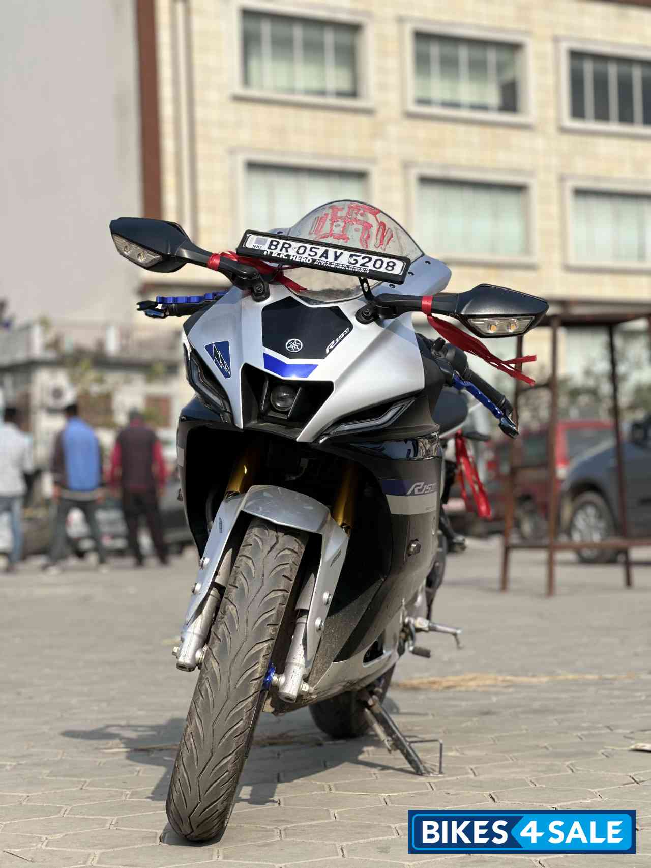 White Metallic Yamaha R15M White Metallic Yamaha R15M