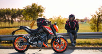 Electric Orange KTM Duke 200 ABS
