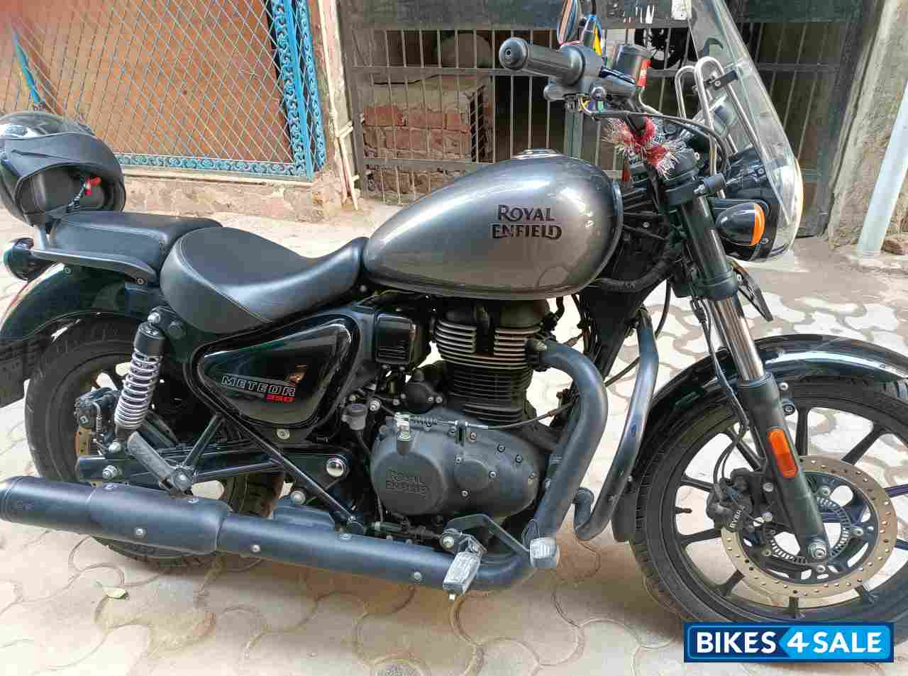 Grey Royal Enfield Meteor 350