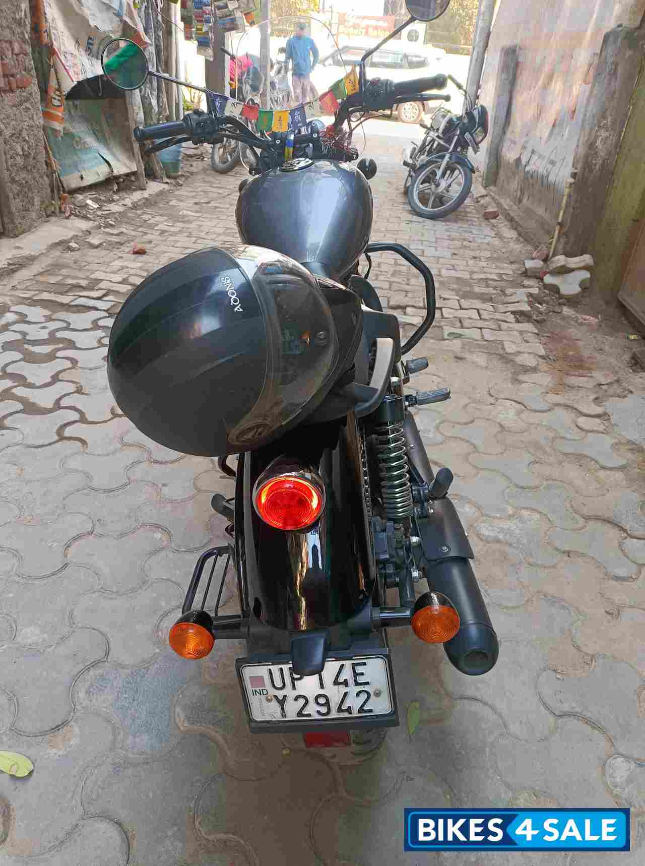 Grey Royal Enfield Meteor 350