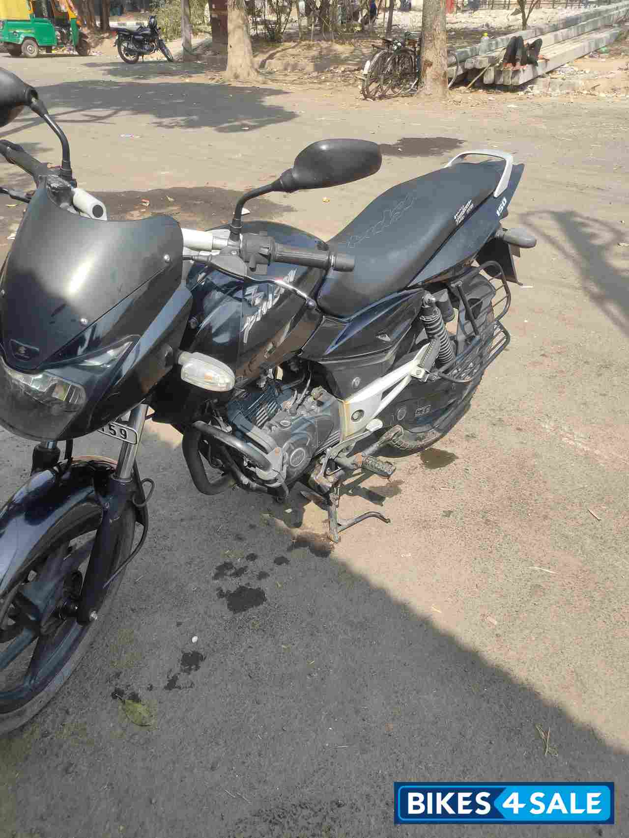 Black Bajaj Pulsar 150 DTSi