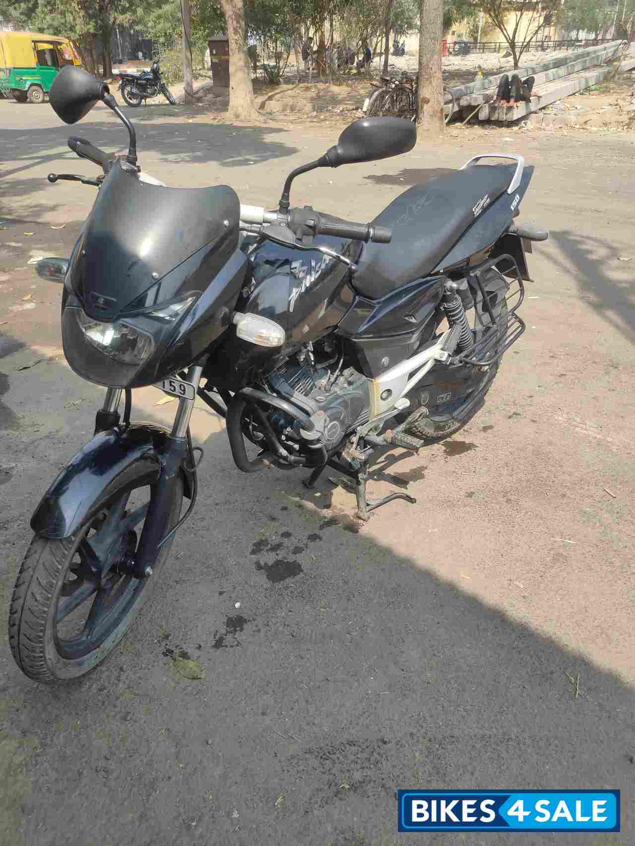 Black Bajaj Pulsar 150 DTSi