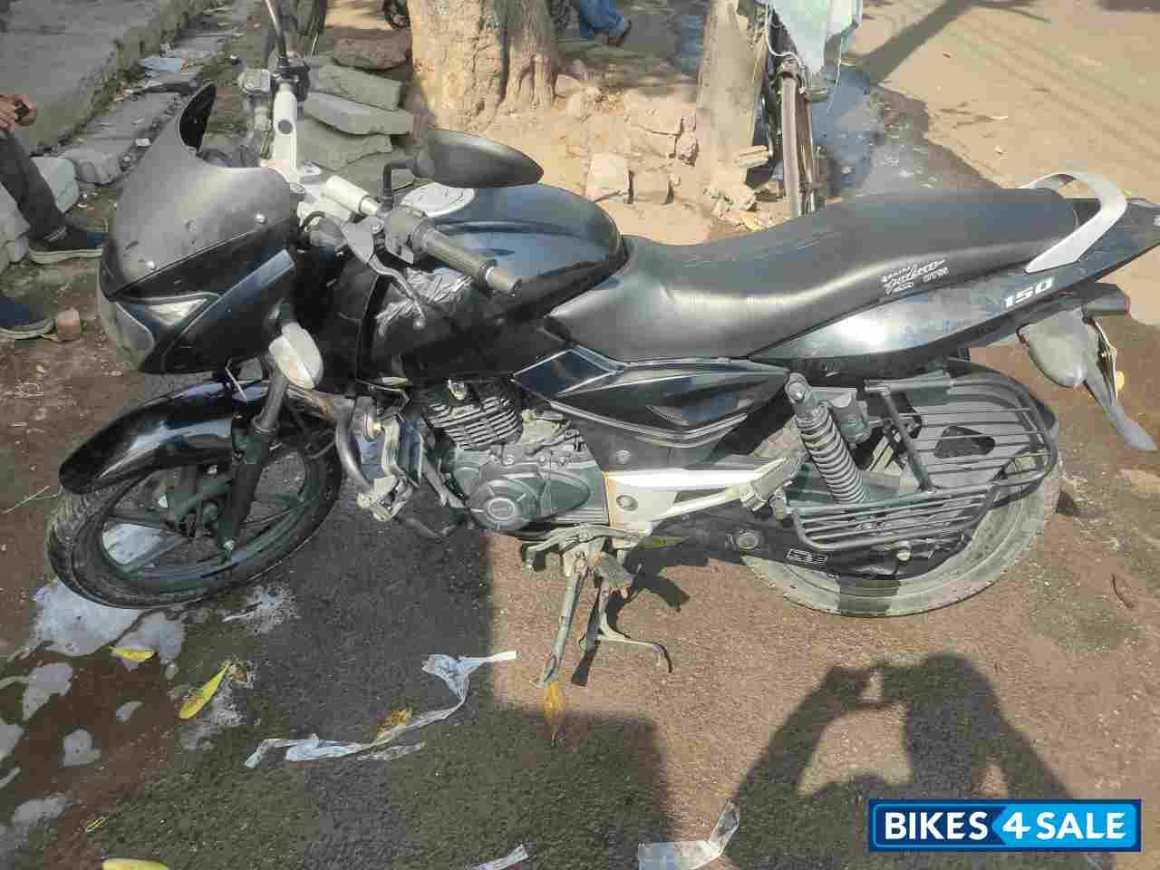 Black Bajaj Pulsar 150 DTSi