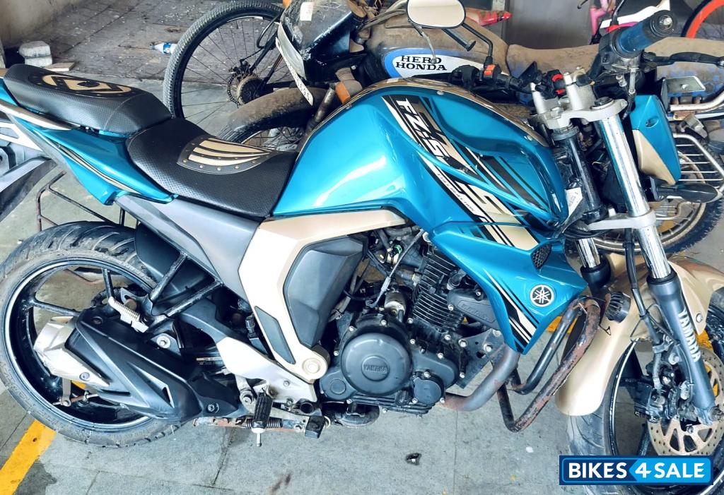 Yamaha FZ-S FI V2 Yamaha FZ-S FI V2