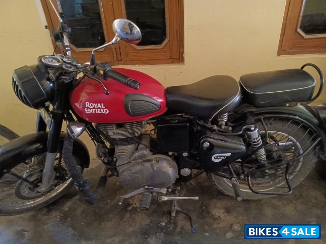 Red Royal Enfield Classic 350 Redditch Red