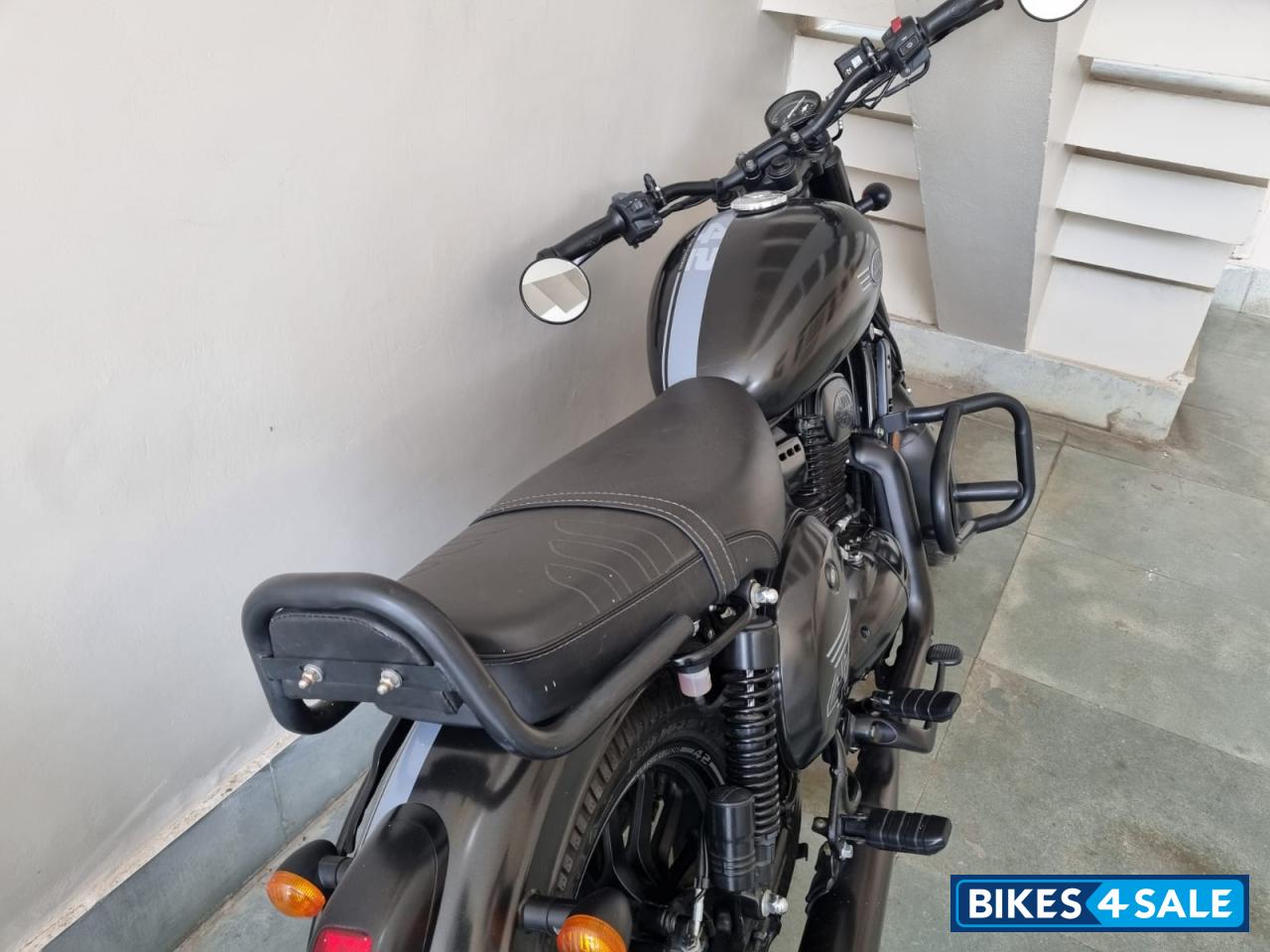 Jawa 42 Tawang Edition