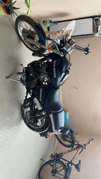 Black Royal Enfield Thunderbird 350