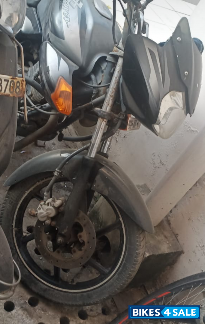 Black Bajaj Discover DTSi 135 Black Bajaj Discover DTSi 135