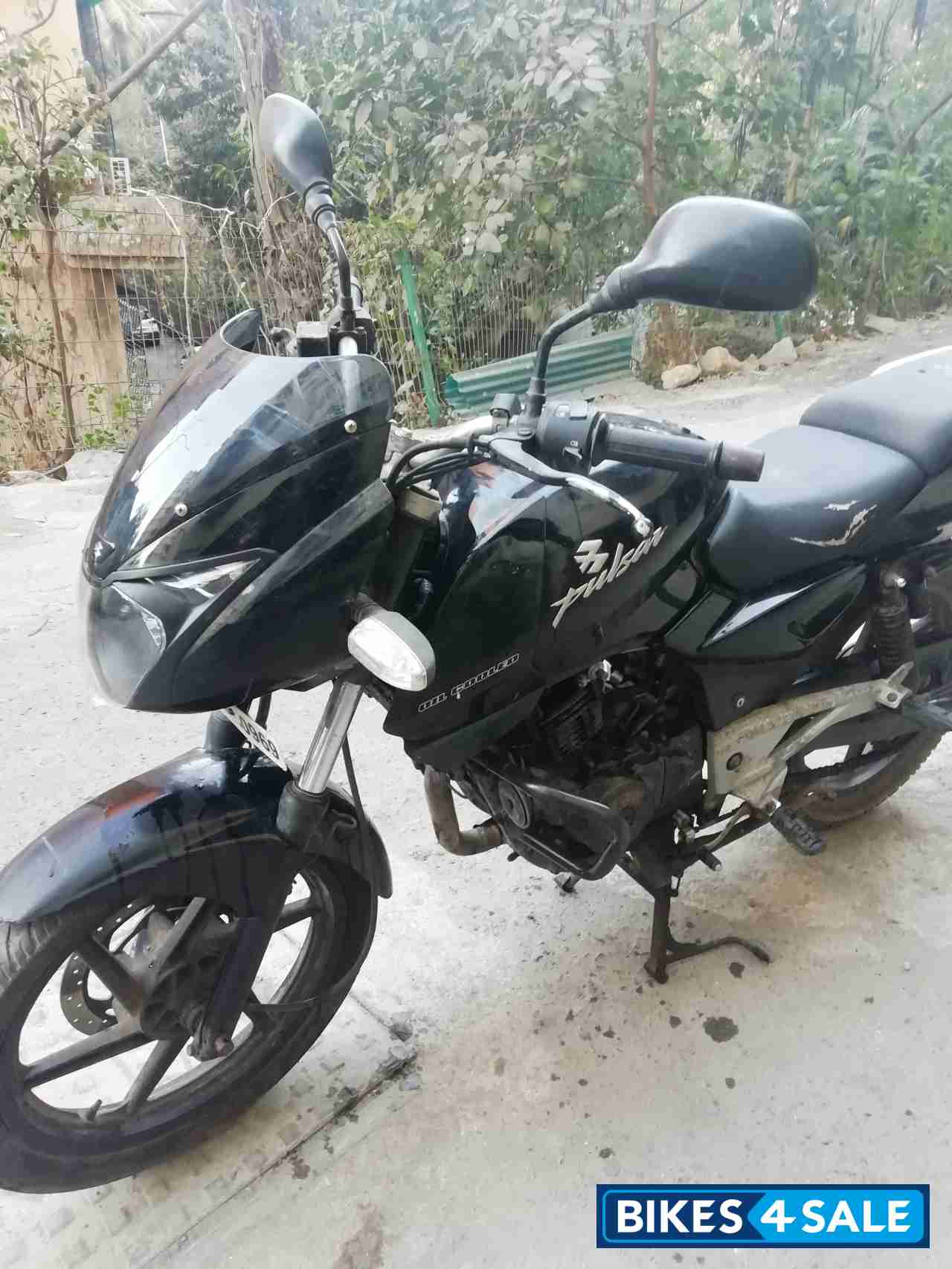 Black Bajaj Pulsar 200 DTSi