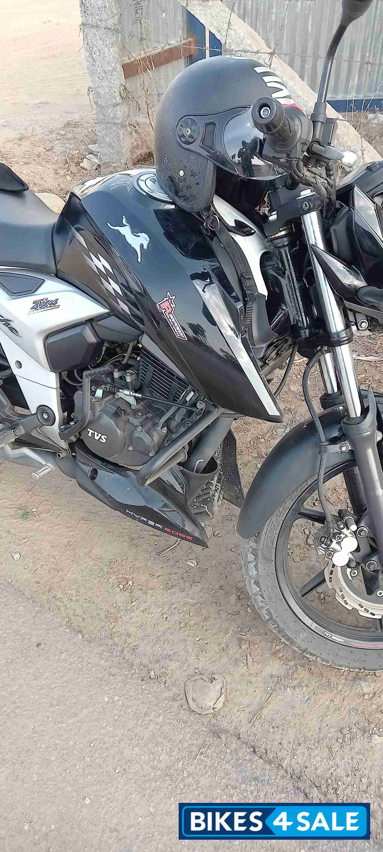 TVS Apache RTR 160 4V Special Edition
