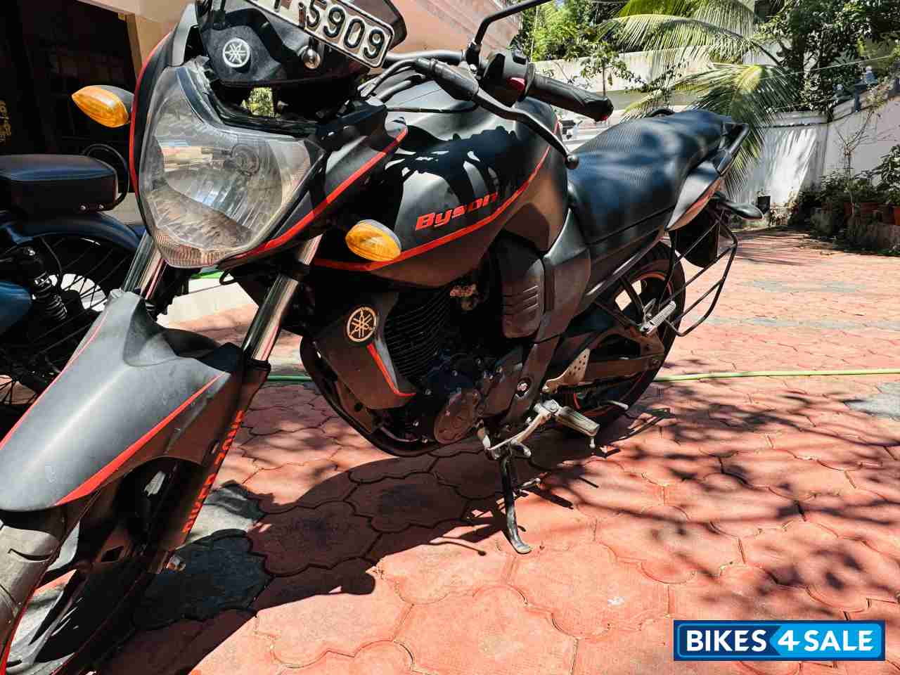 Matte Black Yamaha FZ-S