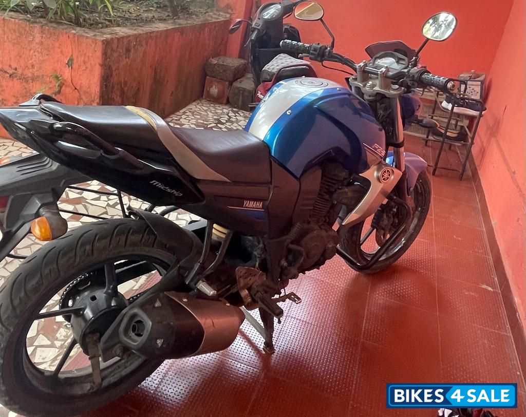 Blue Yamaha FZ-S