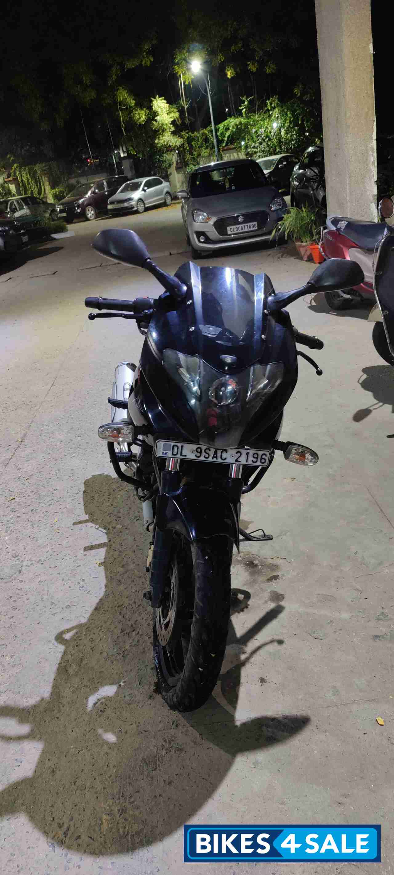 Bajaj Pulsar 220F