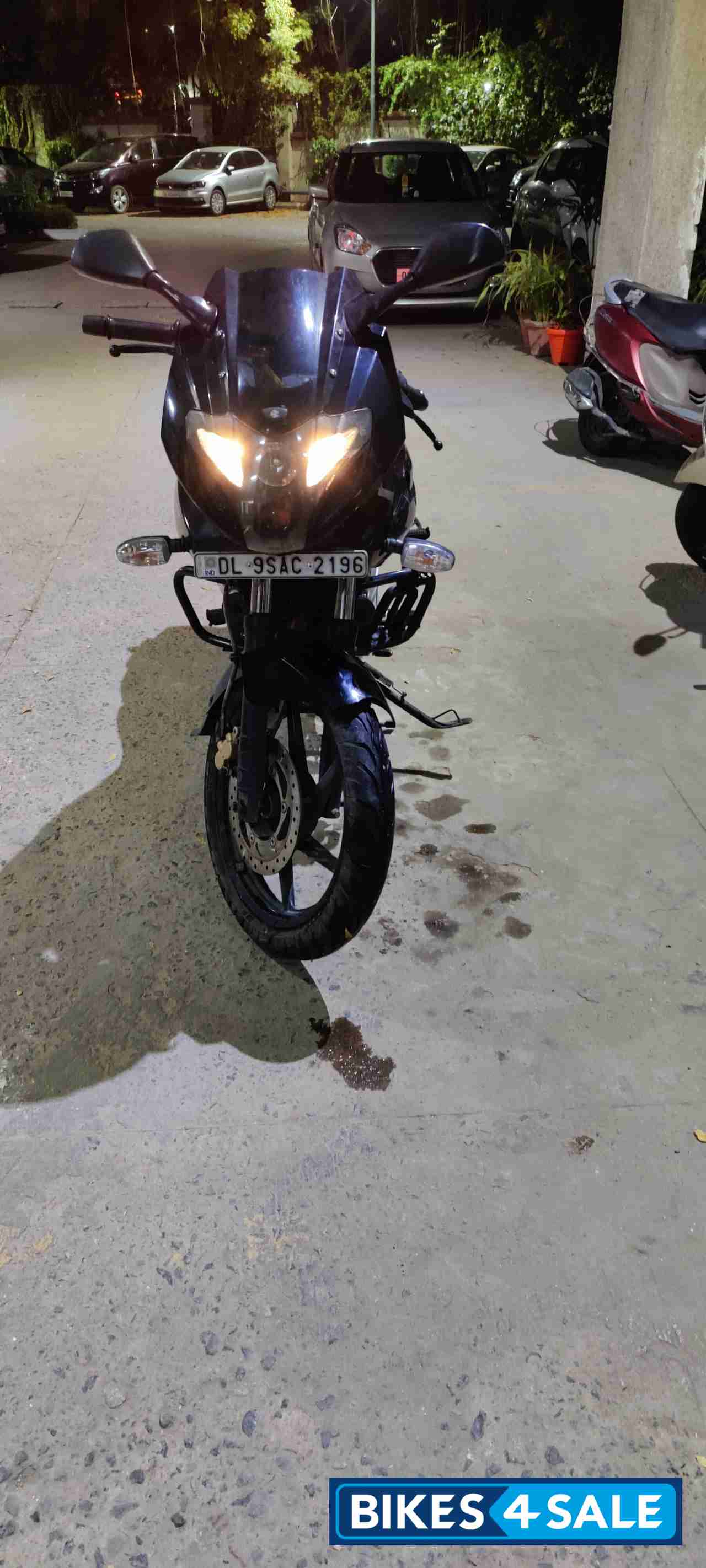 Bajaj Pulsar 220F